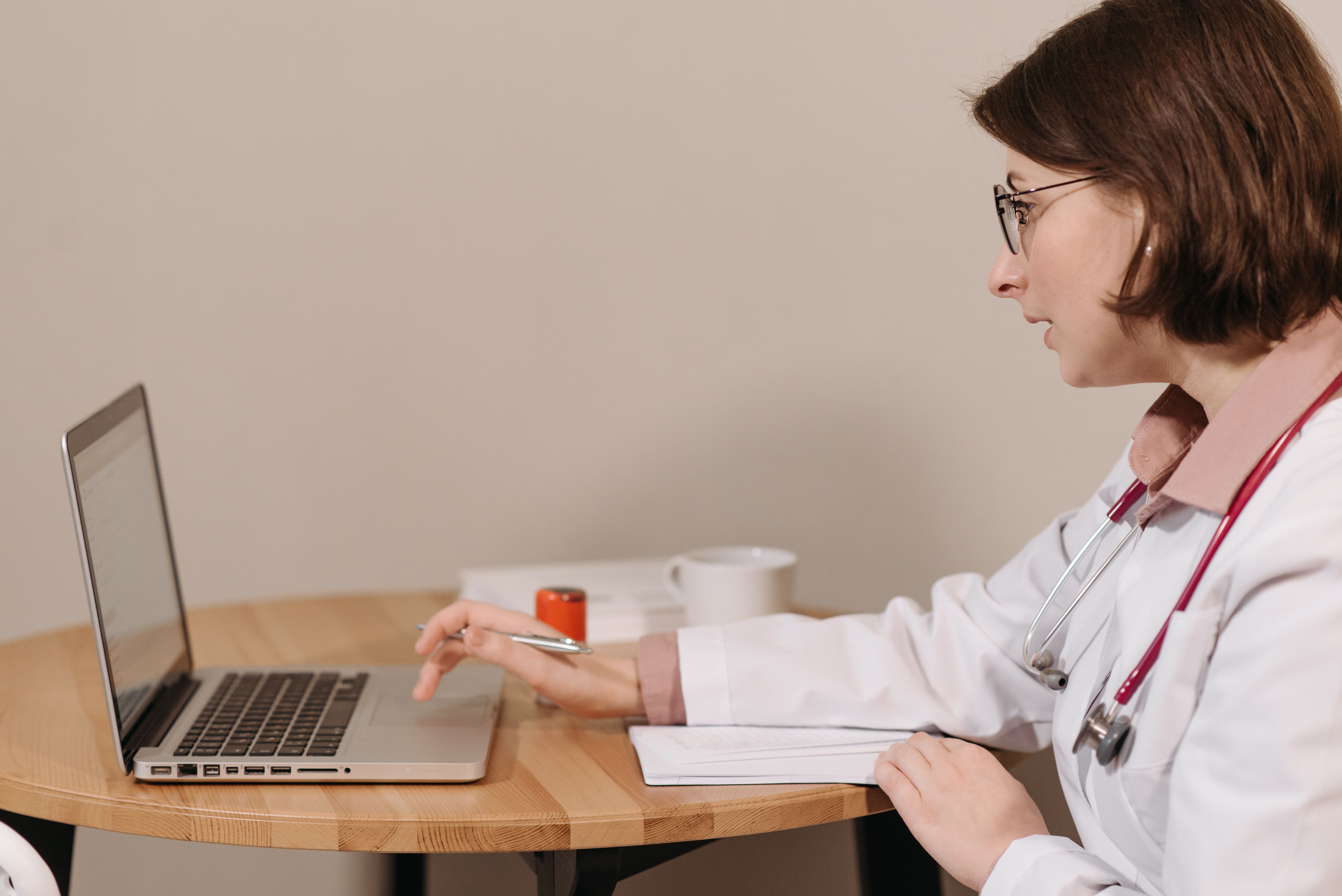 Télémédecine en entreprise : un avantage stratégique pour les PME du Québec