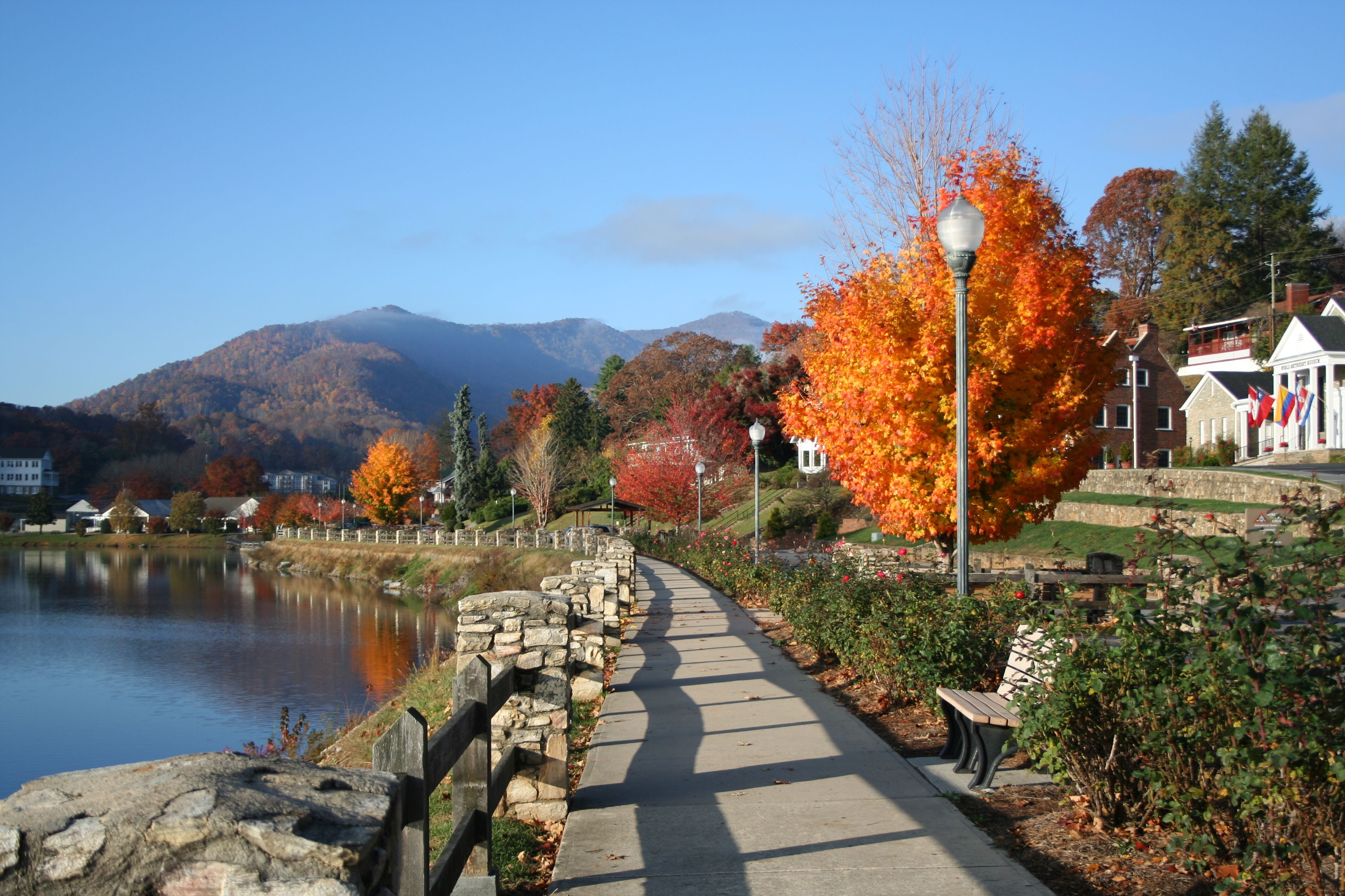 The Fall Weekend Trip Is Beating the Big Vacation