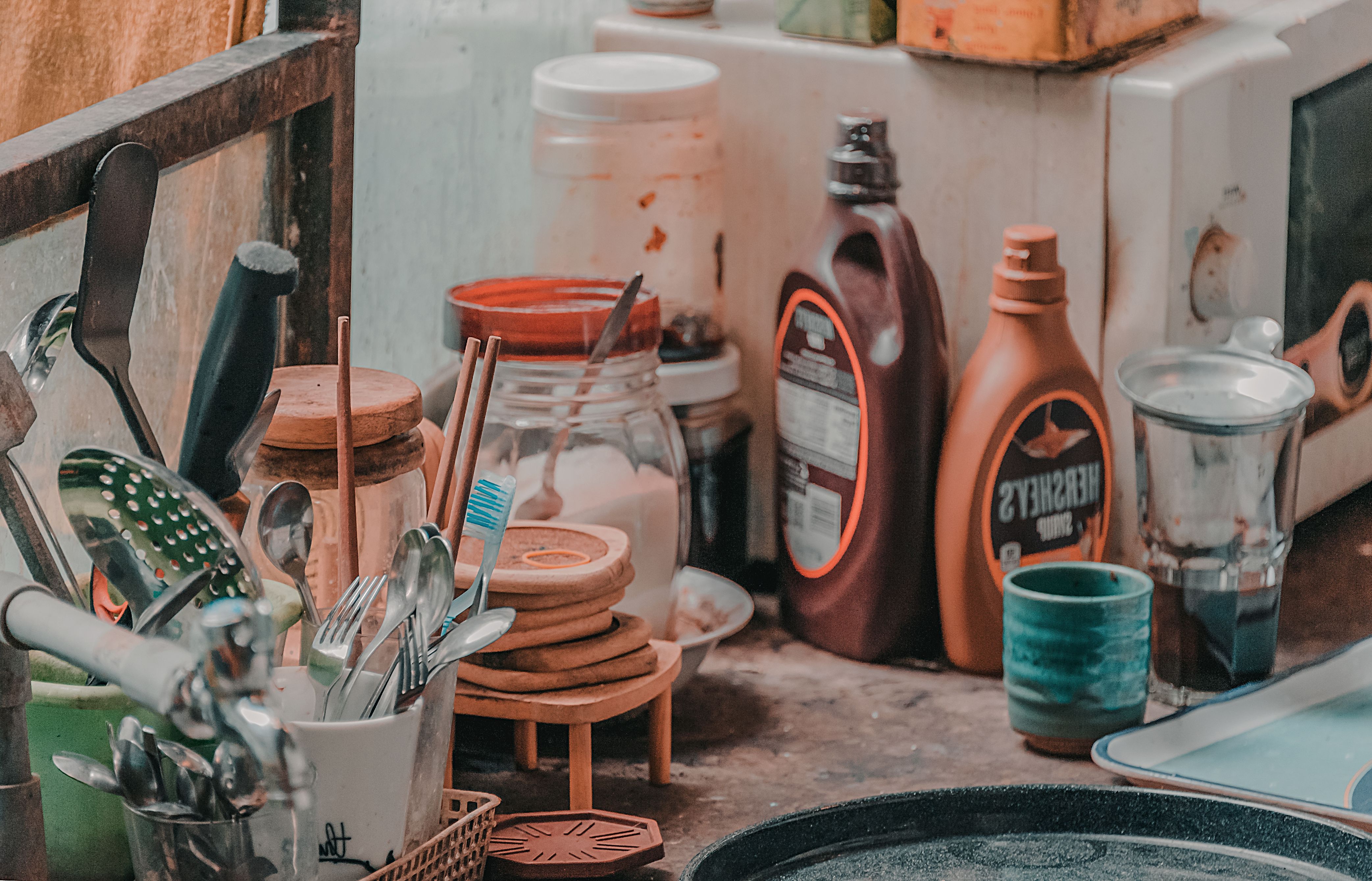 6 Little Things Making Your Home Look Cluttered