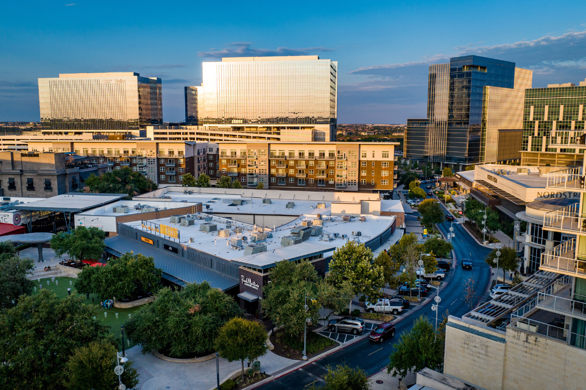 Exploring The Domain: Shopping, Dining, and Easy Parking with a Rental Car in Austin, TX (Jefa Car Rentals) 🚗🛍️