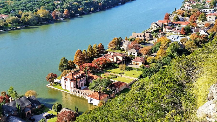 Sunset Views at Mount Bonnell: A Must-Drive Destination | Jefa Car Rentals, Austin, TX 🌅🚗