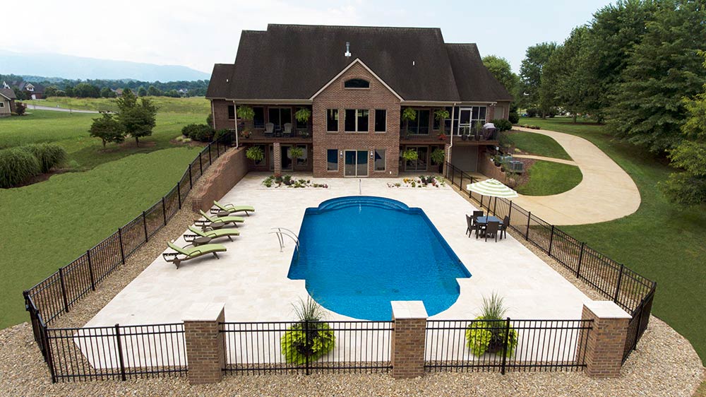 How to Choose the Right Pool Size for Your Backyard