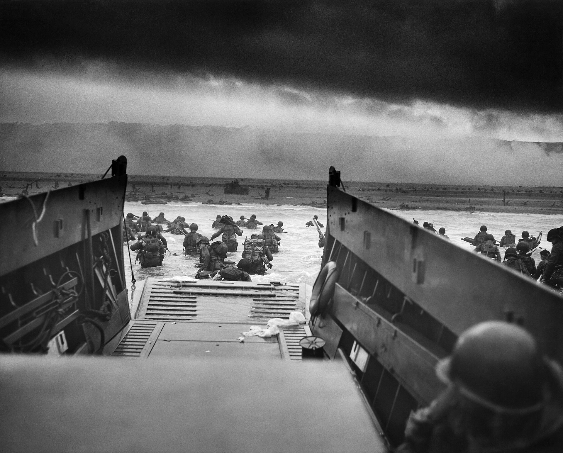 Top 10 World War II Sites for Students and Travelers