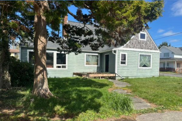 PRICE IMPROVEMENT- SW Washington Coast 4/2.5 | Steps to 800-Slip Marina | Fix & Flip with $100K Head Start & Loaded with equity. LAKE ST SE, ILWACO, WA 98624