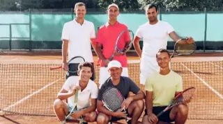 Group Tennis Lessons: Learning and Improving Together