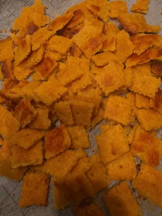 Homemade Cheez-Its: An Easy Grab-and-Go Snack