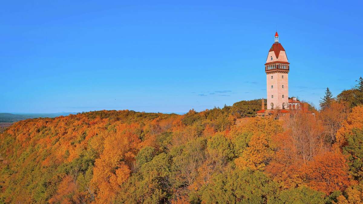 Luxury Car Rental in Avon, Connecticut: The Best Way to Explore Talcott Mountain State Park in Style — Hartford VIP Car Rental, Avon, Connecticut