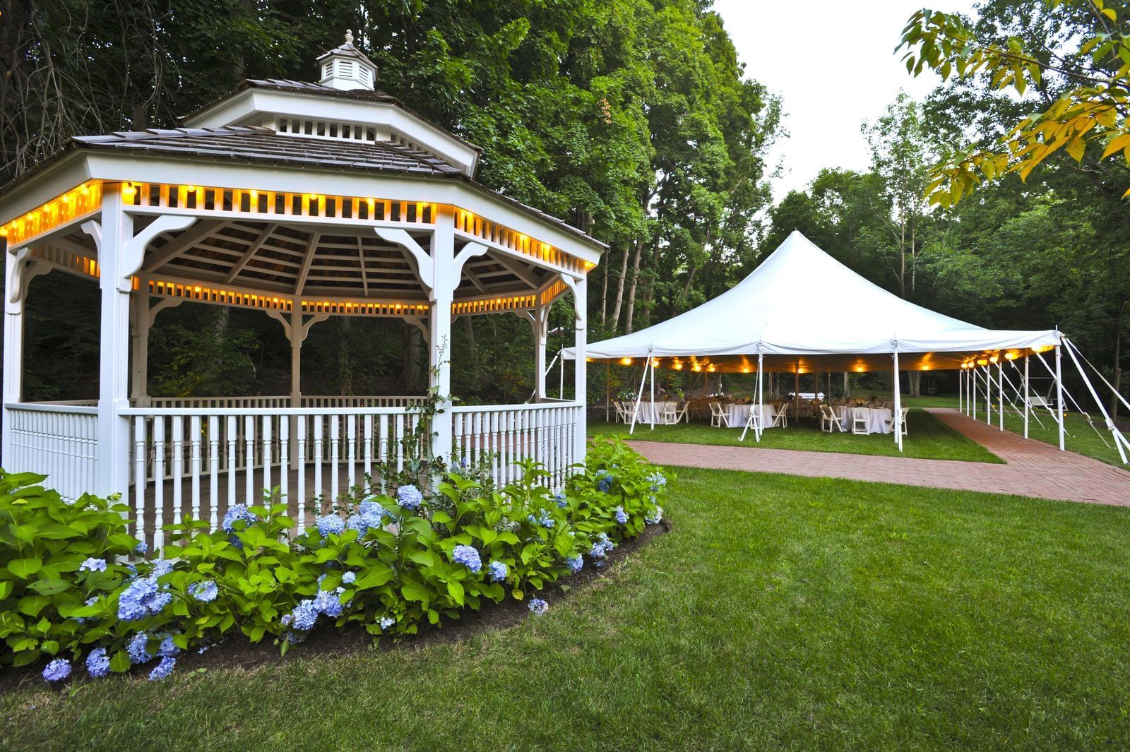 Best Luxury Car Rentals in Avon, Connecticut for Weddings at The Avon Old Farms Hotel — Hartford VIP Car Rental, Avon, Connecticut 🚘✨
