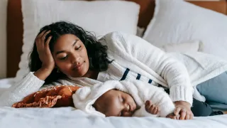 Meu filho acorda muito à noite: o que pode estar por trás do sono fragmentado