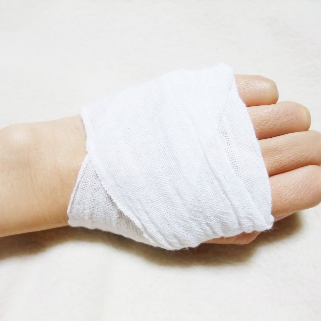How to Wrap a Wound: Steps to Protect Skin and Prevent Infection