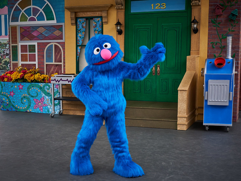Creative Ways to Photograph Characters in Theme Parks