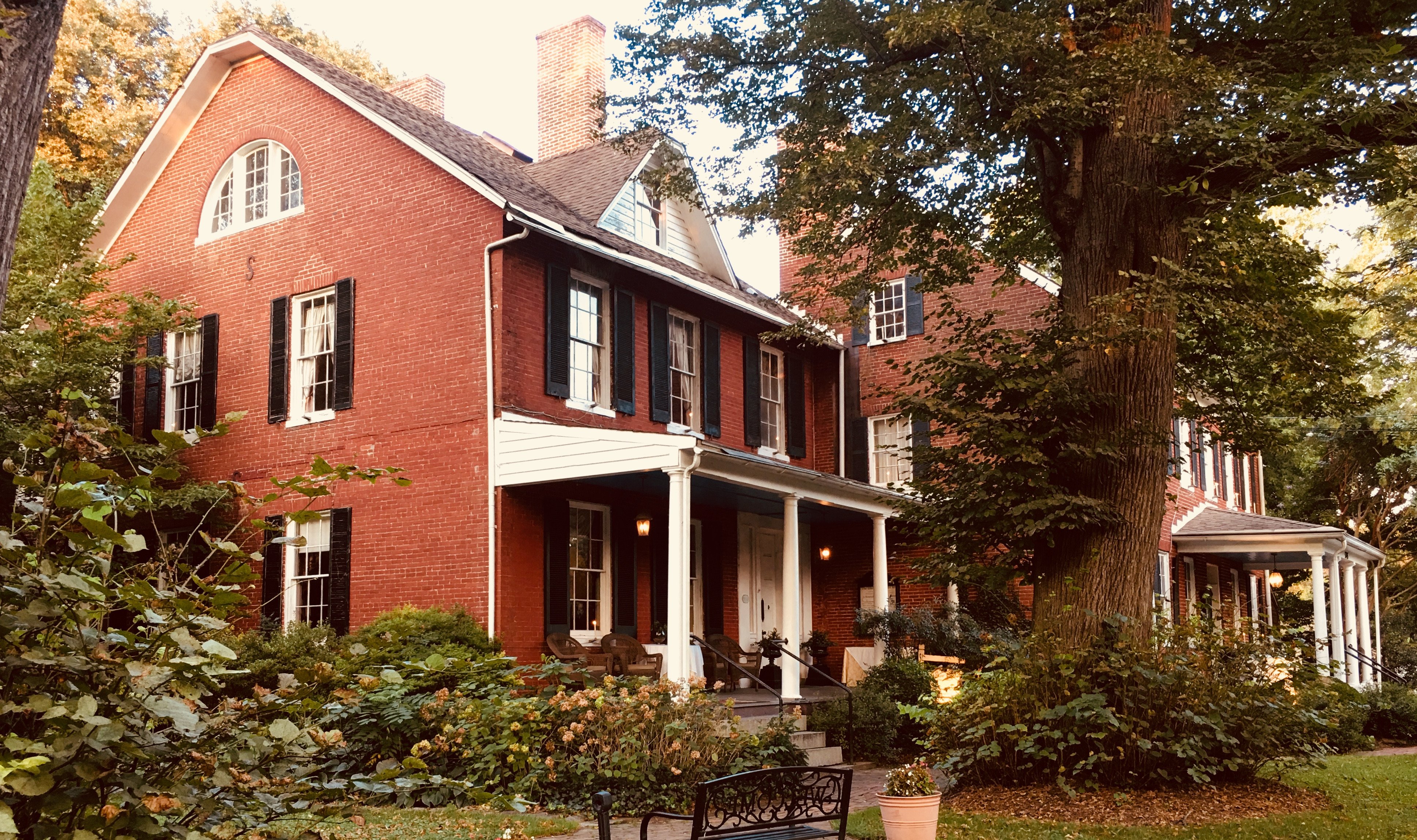 Best Restaurants in Elkridge, MD to Visit When You Have a Rental Car | Black Label Rentals, Elkridge, MD 🚗🍽️