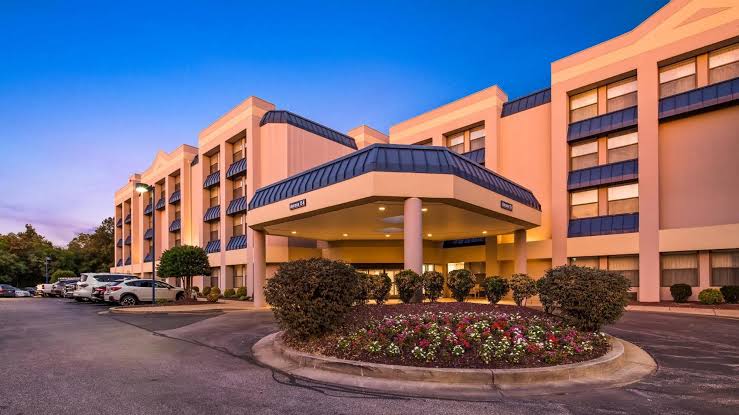 🚗 BWI Airport Car Rental vs. Renting in Elkridge, MD: Which Option Saves More? | Black Label Rentals, Elkridge, MD