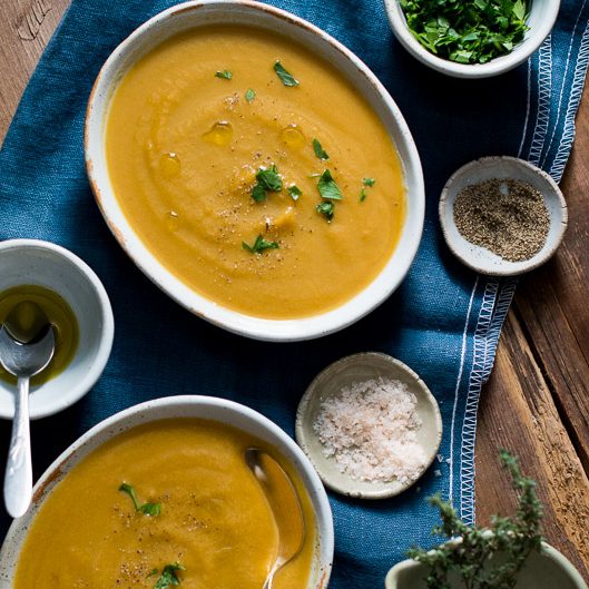 Супа од тиква Butternut со масло од бел тартуф