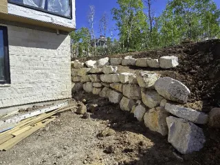 Who Builds the Best Retaining Wall Near Utah County? 