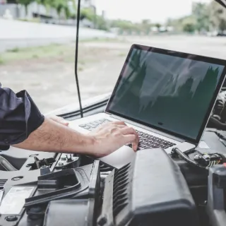 Pourquoi la reprogrammation moteur à Bourbon-Lancy est essentielle pour maximiser les performances de votre véhicule