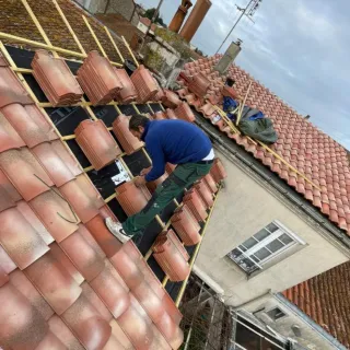 Couvreur en Charente-Maritime : quels travaux peut réaliser un professionnel complet ?