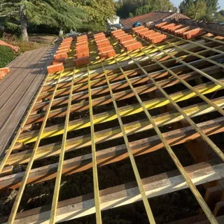 Couvreur en Charente-Maritime : les erreurs à éviter lors de la rénovation de toiture