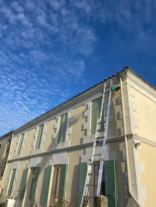 Zinguerie en Charente-Maritime : protégez efficacement votre toiture des infiltrations