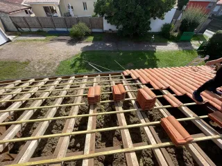 Pourquoi faire appel à un couvreur local à Cabariot pour vos travaux de toiture ?