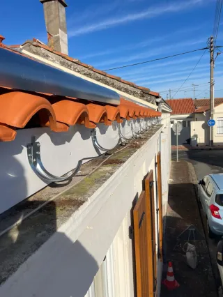 Zinguerie à Cabariot : pourquoi est-elle essentielle pour protéger votre toiture ?