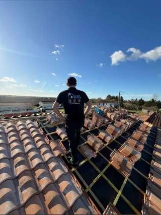 Pourquoi faire appel à un couvreur professionnel à Cabariot pour vos travaux de toiture ?