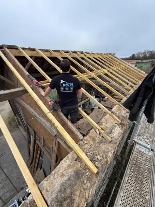 Comment une charpente de qualité transforme votre maison à Cabariot et en Charente-Maritime