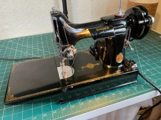 Singer Featherweight 221 and 222: Why I Own Both