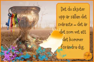 Locket du lägger på är inte skydd. Det är ett hänglås på  livet som  vill bryta sig ut. 