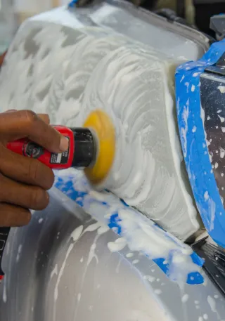 Detailing auto à Somain : quelle différence avec un lavage classique