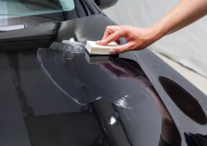 Les solutions pour protéger la peinture de votre voiture contre les rayures à Somain