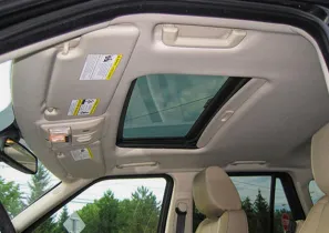 Nettoyage du ciel de toit voiture à Somain : une intervention souvent négligée