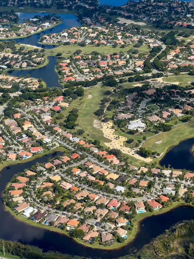 How Do You Buy and Sell a House at the Same Time in Land O' Lakes, FL?