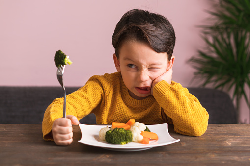 Feeding Challenges in Autistic and ADHD Kids: Strategies That Work