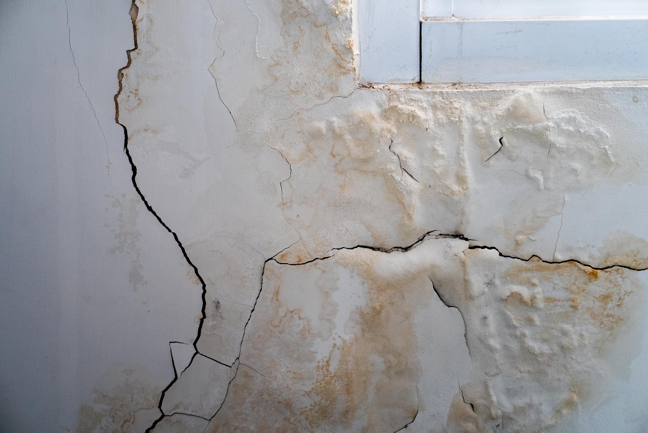 How Do You Know If Drywall Needs Full Replacement?