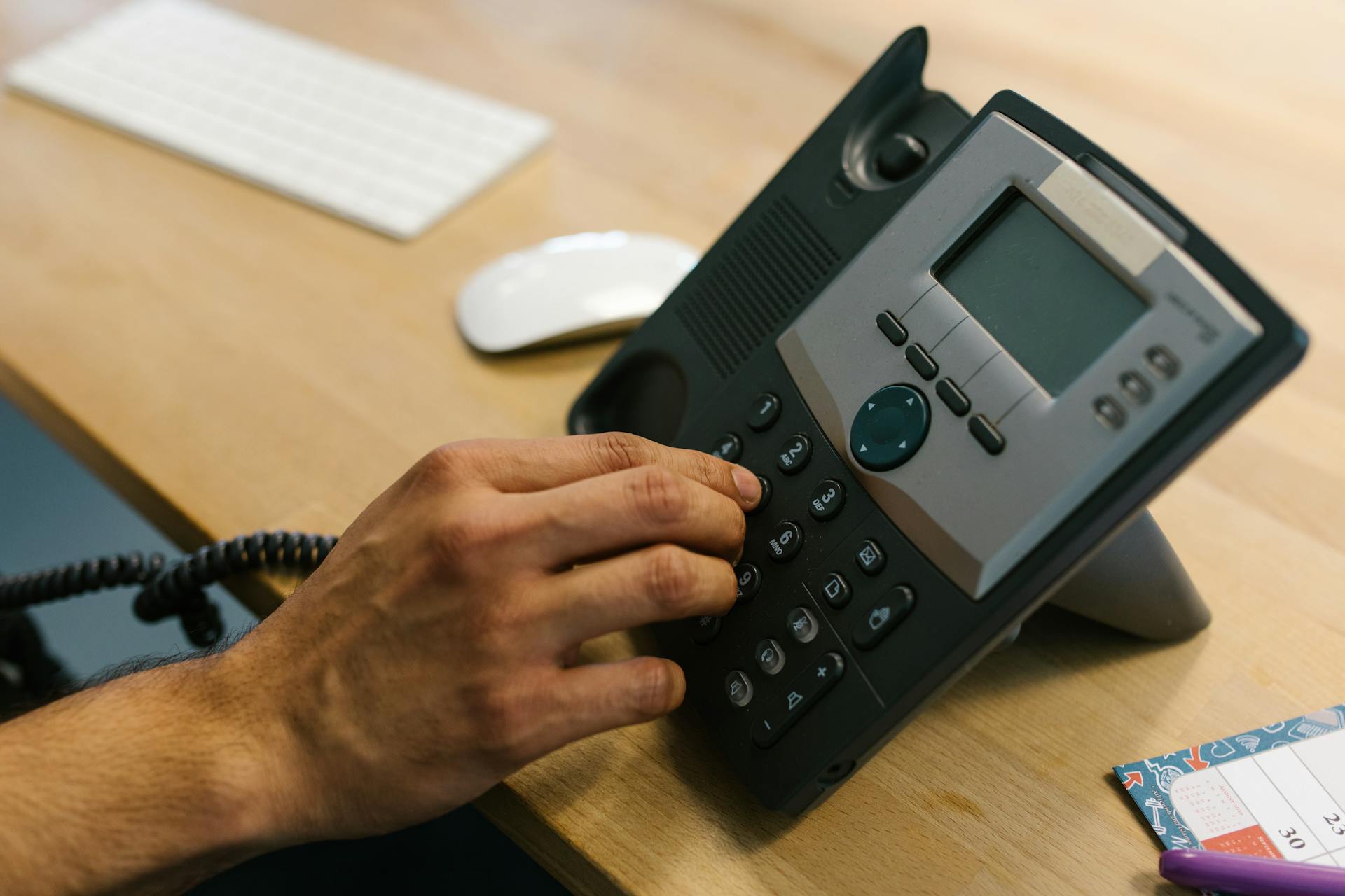 Voicemail-to-AI Receptionist Migration Playbook for Contractors