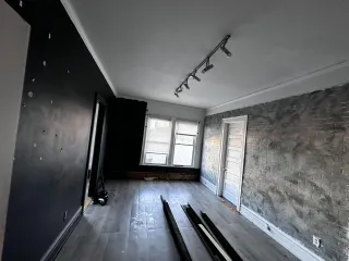 Suite 320: 300 Sqft Office Space