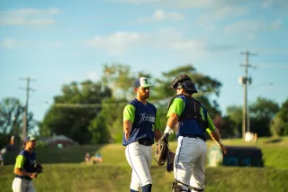 'Sox Stroll Over to Staunton to Battle the Braves