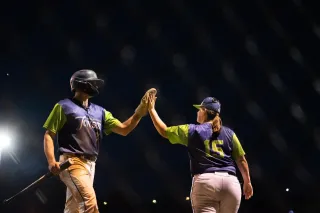 'Sox Hold on For Win in Game One of South Final