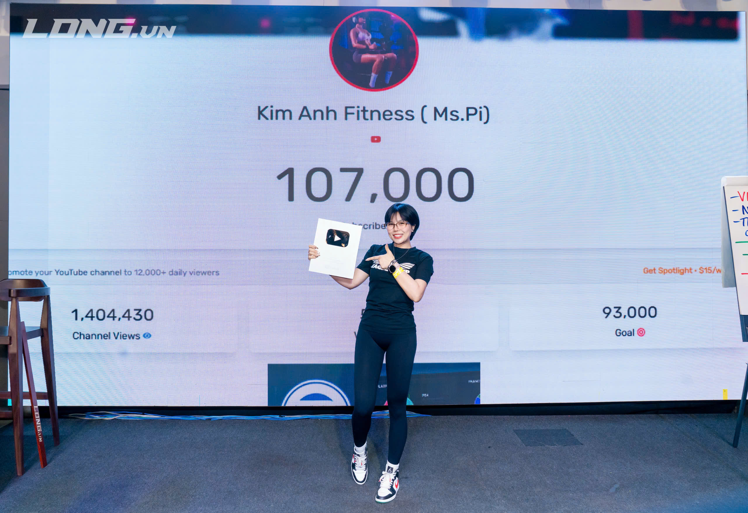 Từ con số trên bàn cân đến nút bạc YouTube: Bài học tôi muốn mọi HLV được nghe