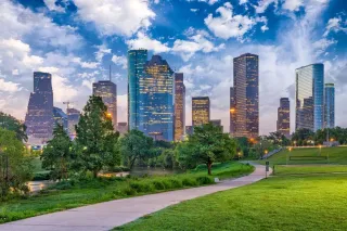 🍴 Houston Foodie Road Trips: Best Restaurants and Markets Accessible by Rental Car | H-Town Auto Rentals, Houston, TX