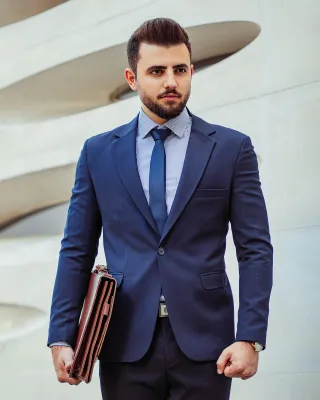 Cómo combinar ropa formal para hombre y proyectar confianza
