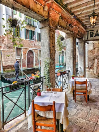 How To Spot A Tourist Trap Restaurant