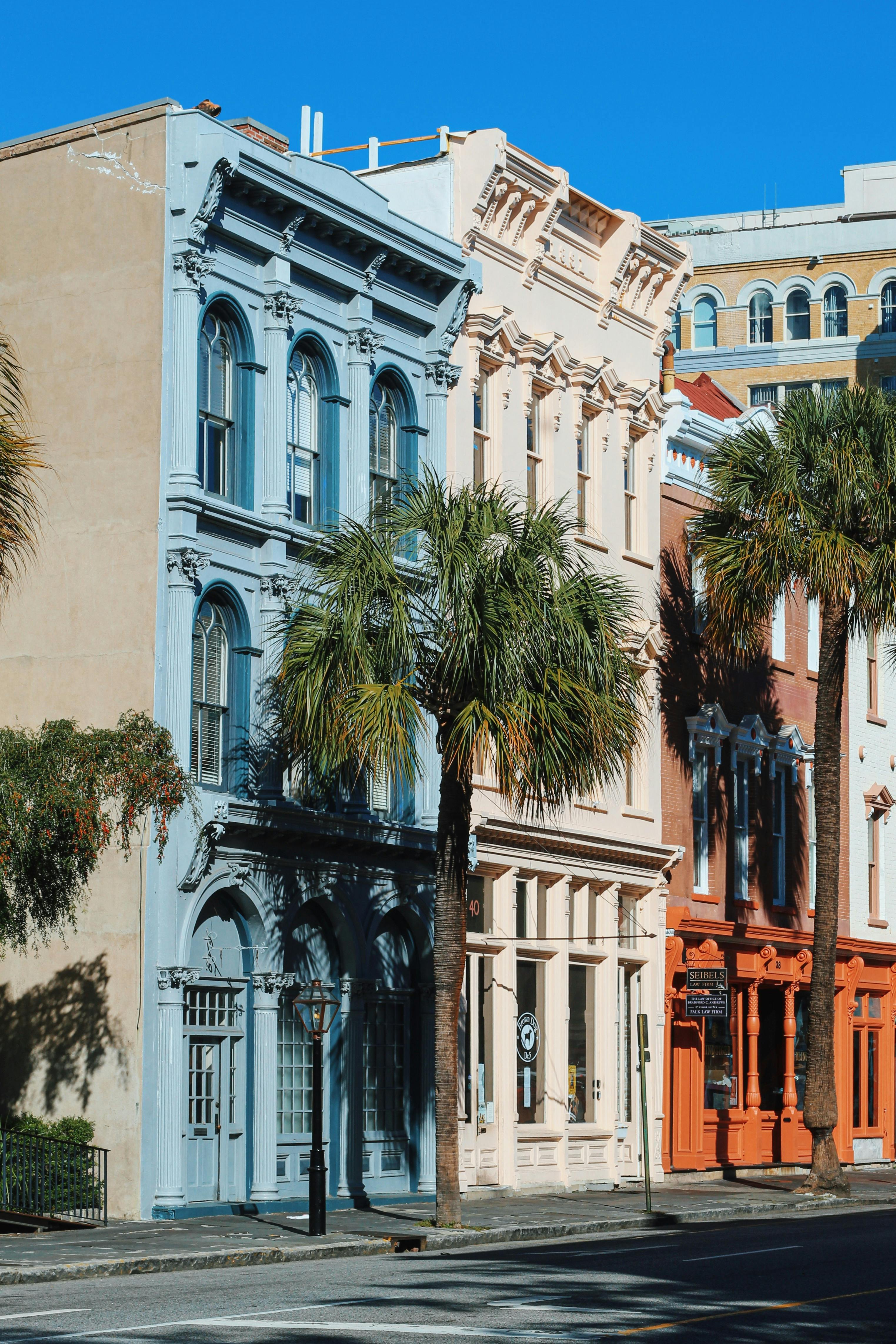 Downtown Charleston vs. Mount Pleasant: Which Is Better for Luxury Home Buyers? | Coast2Coast Properties