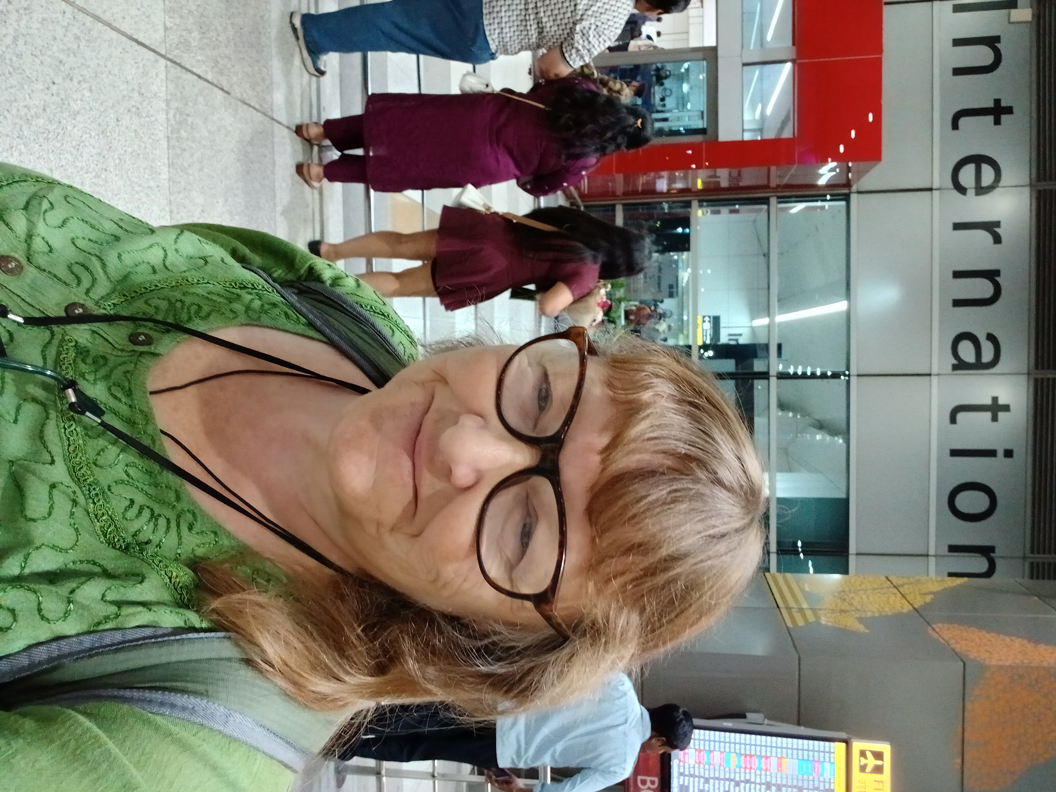 How To Feel Confident On Your First Solo Travel Day (Step By Step)