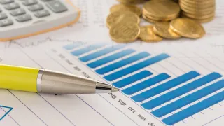 Are You Living in Scarcity or Abundance? The Financial Shift