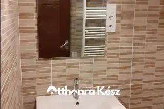 Részletekben a lényeg: Precíz burkolás és szerelvényezés