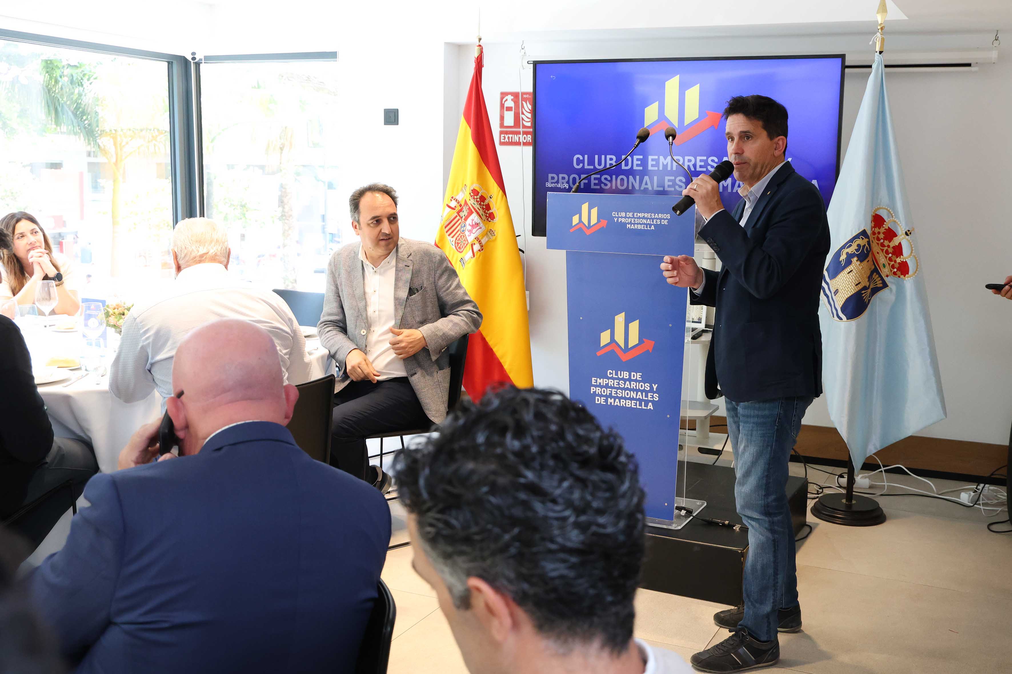Conferencia del experto fiscal don Jesus Prieto sobre las ventajas fiscales de los holding empresariales y otras novedades fiscales