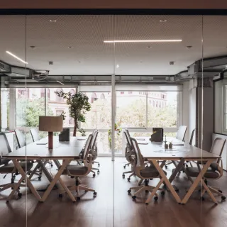 Pourquoi choisir une société de nettoyage à Sénart pour vos locaux professionnels au printemps ?