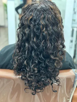 Hydra Set Curly Cut: How Our Hydra Set + Curly Cut Experience Tames Humid Florida Curls